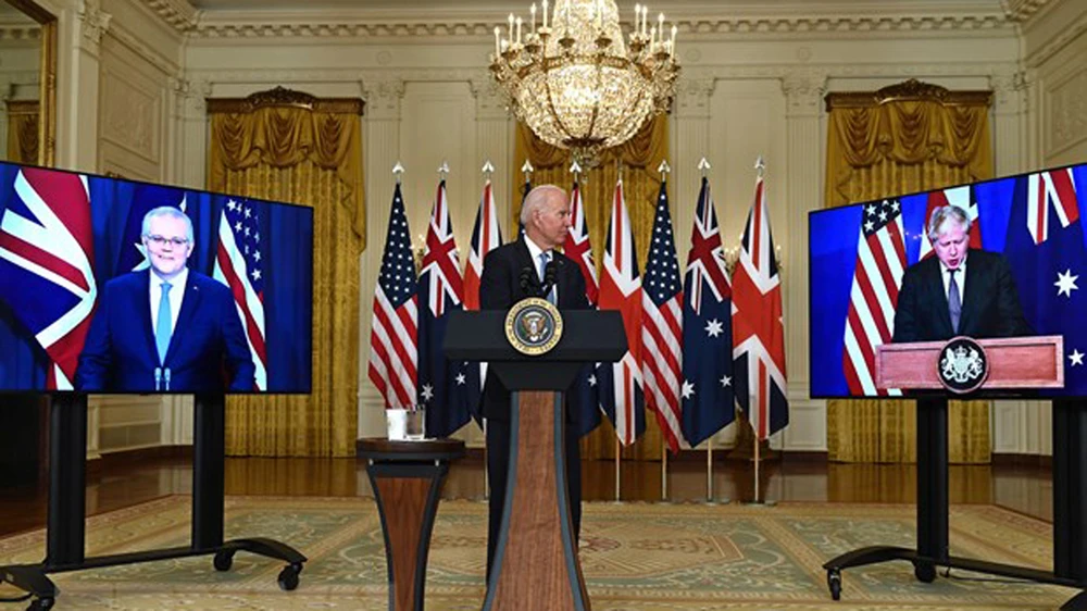 Từ trái sang: Thủ tướng Australia Scott Morrison, Tổng thống Mỹ Joe Biden và Thủ tướng Anh Borris Johnson trong cuộc họp báo trực tuyến về an ninh quốc gia, ngày 15-9