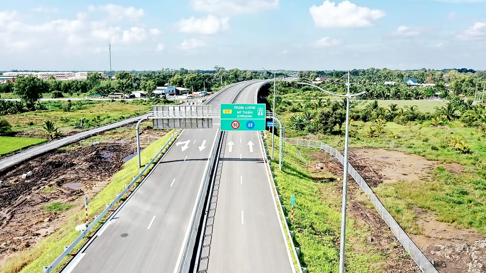 Tuyến đường cao tốc Trung Lương - Mỹ Thuận sẵn sàng thông xe