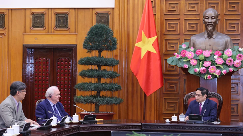 Thủ tướng Phạm Minh Chính tiếp ông Thomas Vallely, Giám đốc Chương trình Việt Nam tại Đại học Havard. Ảnh: TTXVN