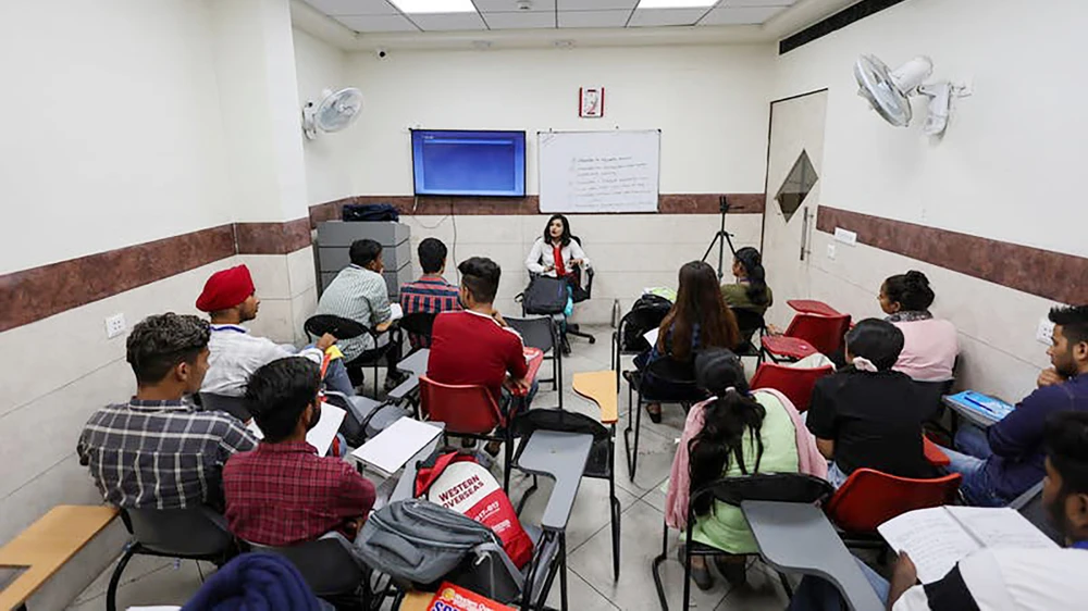 Một lớp học ngoại ngữ cho học sinh chuẩn bị du học tại Ấn Độ