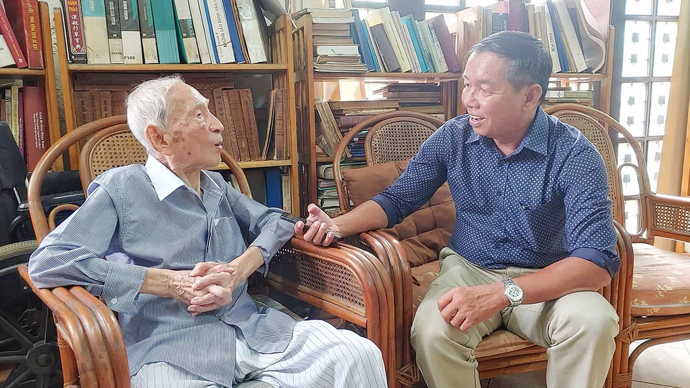 Phóng viên Báo SGGP phỏng vấn nhà nghiên cứu - sử gia Nguyễn Đình Đầu