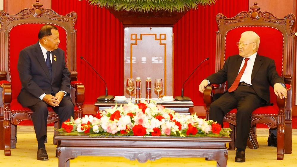  Tổng Bí thư Nguyễn Phú Trọng tiếp Chủ tịch Thượng viện Campuchia Samdech Say Chhum. Ảnh: TTXVN