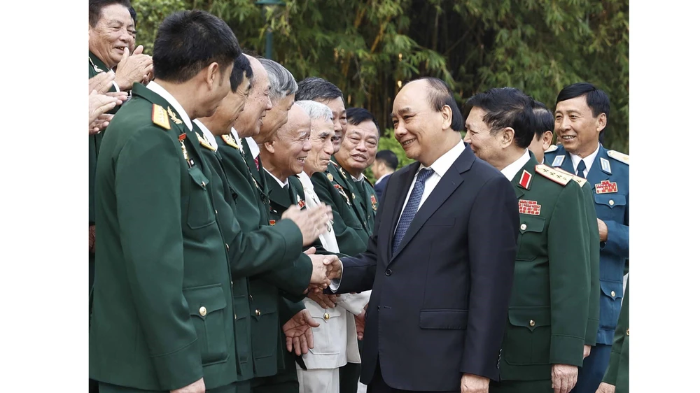 Chủ tịch nước Nguyễn Xuân Phúc thăm hỏi Đoàn đại biểu Ban liên lạc truyền thống Cựu chiến binh Sư đoàn 341