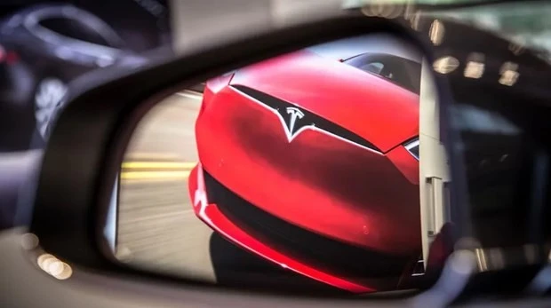 Tesla bị phạt hơn 2 triệu USD vì quảng cáo không trung thực