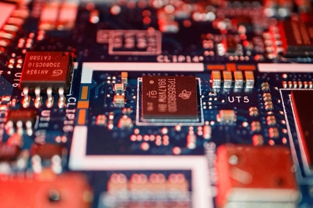 Các công ty công nghệ Mỹ có kế hoạch cắt giảm sử dụng chip của Trung Quốc. Ảnh: Reuters 
