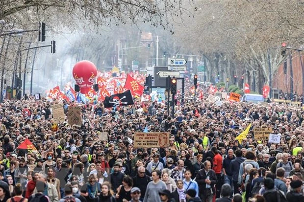 Người biểu tình tuần hành tại Toulouse, Pháp ngày 23-3-2023