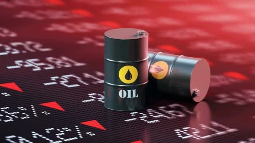 Giá dầu thế giới ghi nhận tháng giảm mạnh nhất kể từ tháng 11-2022