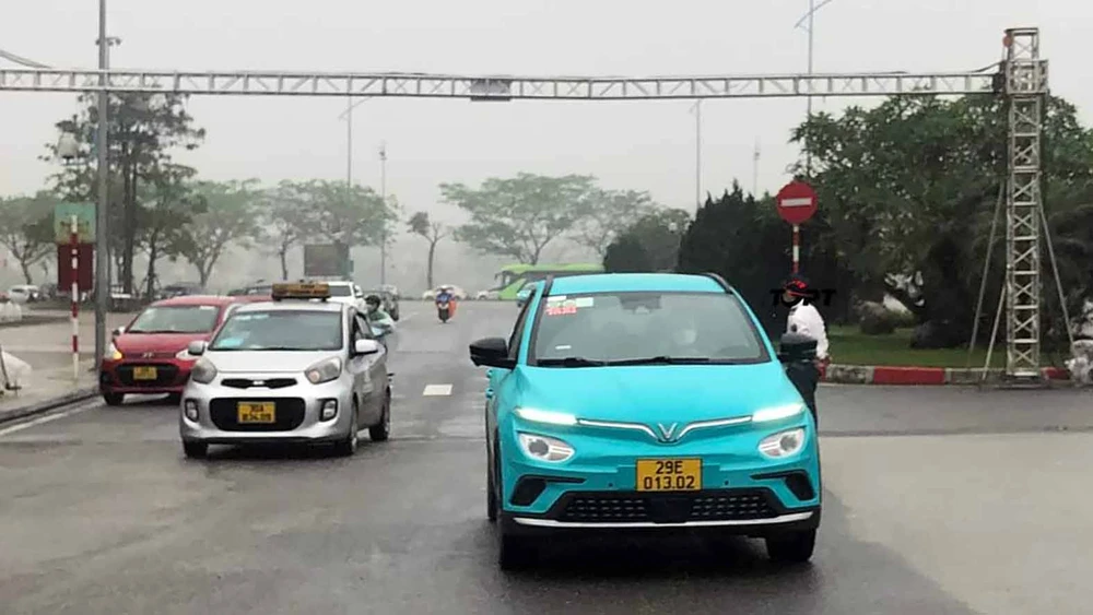 Các hãng taxi trên đường phố Hà Nội