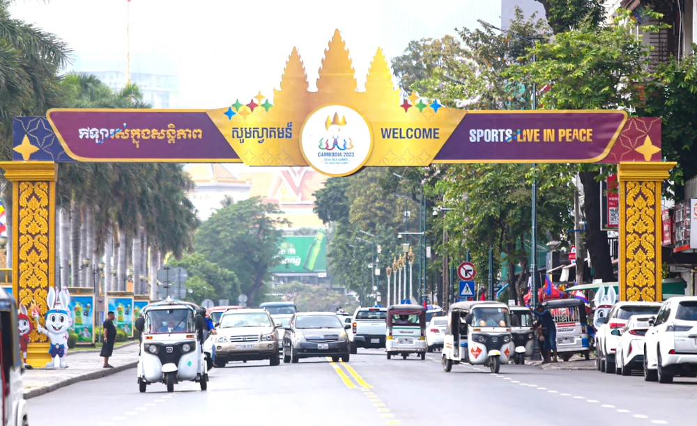 Đường sá Phnom Penh mùa SEA Games 32. Ảnh: DŨNG PHƯƠNG