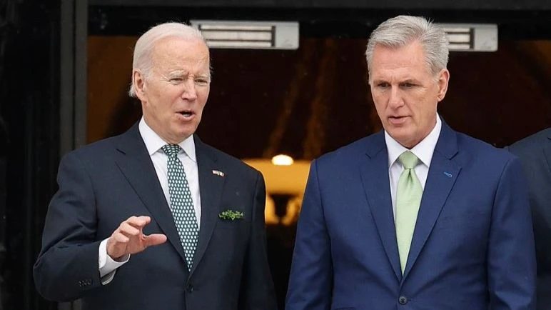 Ông J.Biden (trái) và ông K.McCathy. Ảnh Reuters