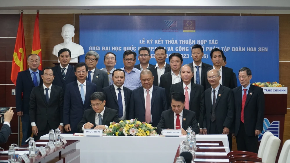 ĐHQG-HCM và Tập đoàn Hoa Sen ký kết hợp tác giai đoạn 2023-2026