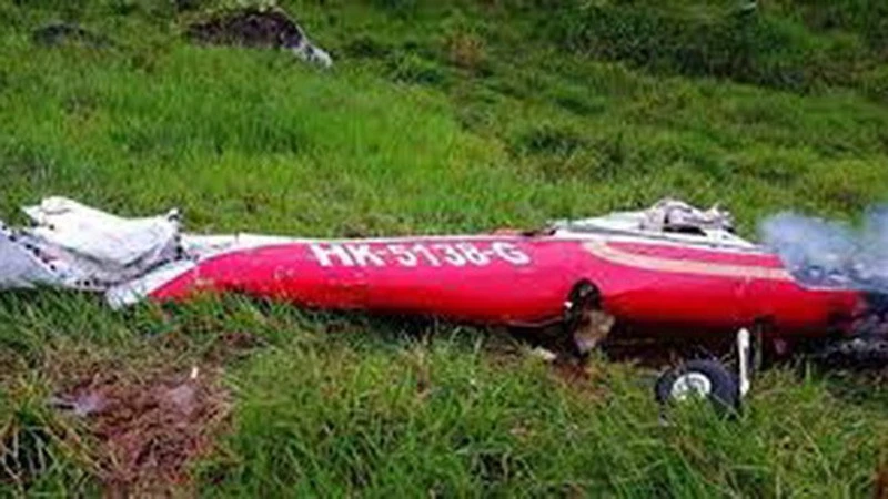 Phần đuôi của chiếc máy bay Cessna bị rơi tại Colombia. Ảnh: Eseuro