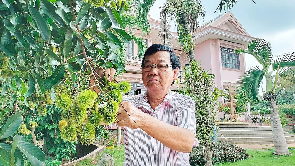 Từ cựu tù Côn Đảo, ông Phan Hồng Oanh trở thành triệu phú miệt vườn