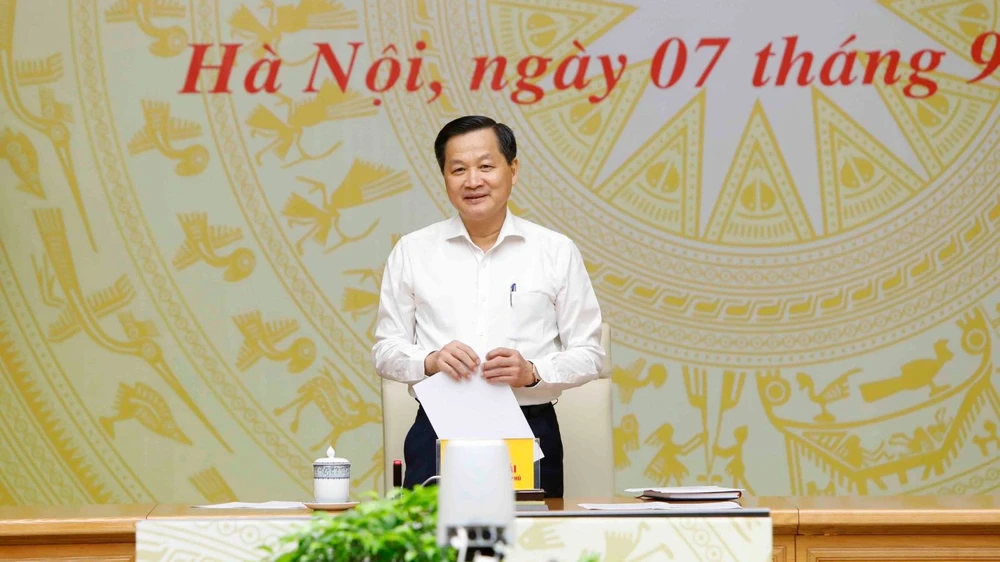 Phó Thủ tướng Lê Minh Khái: Chính phủ luôn trăn trở, cầu thị, lắng nghe để kịp thời có các giải pháp hiệu quả, tháo gỡ khó khăn cho doanh nghiệp và nền kinh tế. Ảnh: VGP