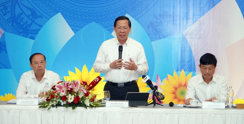 Chủ tịch UBND TPHCM Phan Văn Mãi phát biểu tại hội nghị 