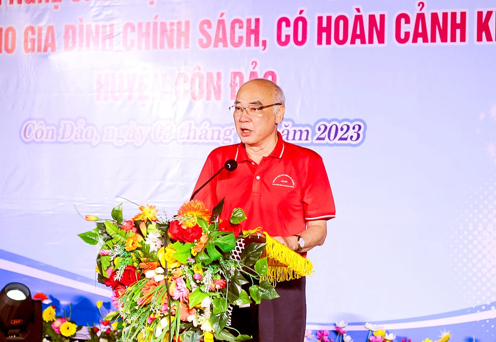 Trưởng Ban Tuyên giáo Thành ủy TPHCM Phan Nguyễn Như Khuê phát biểu trong chương trình tối 9-11. Ảnh: TIỂU TÂN