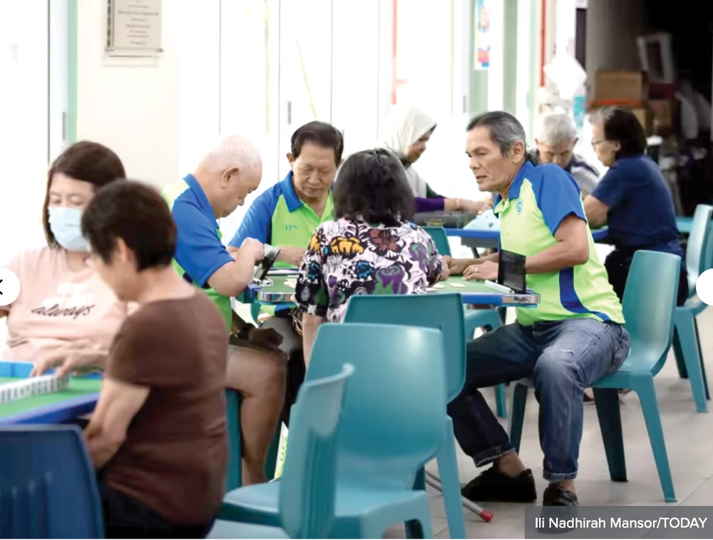 Người cao tuổi tham gia hoạt động cộng đồng tại một Trung tâm Cao niên tích cực Lions Befrienders, Singapore. Ảnh: TODAY ONLINE