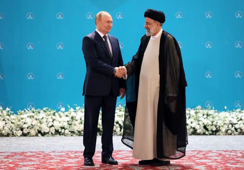 Tổng thống Nga Vladimir Putin (trái) và Tổng thống Iran Ebrahim Raisi tại một hội nghị tìm giải pháp cho xung đột ở Syria, diễn ra tại Iran năm 2022. Ảnh: REUTERS
