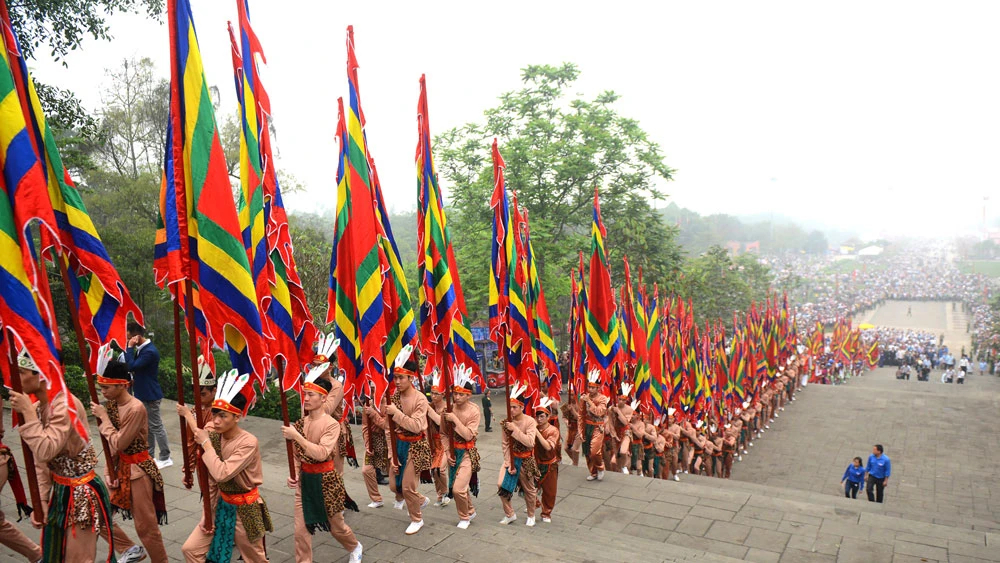 Điểm tựa tinh thần của người Việt
