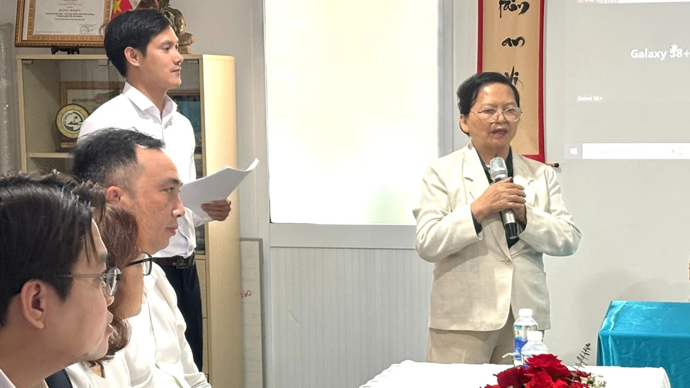 PGS.TS.BS Lê Thị Tuyết Lan, Chủ tịch Liên chi hội Hen - Dị ứng - Miễn dịch lâm sàng TPHCM chia sẻ tại sự kiện. Ảnh: KIM HUYỀN