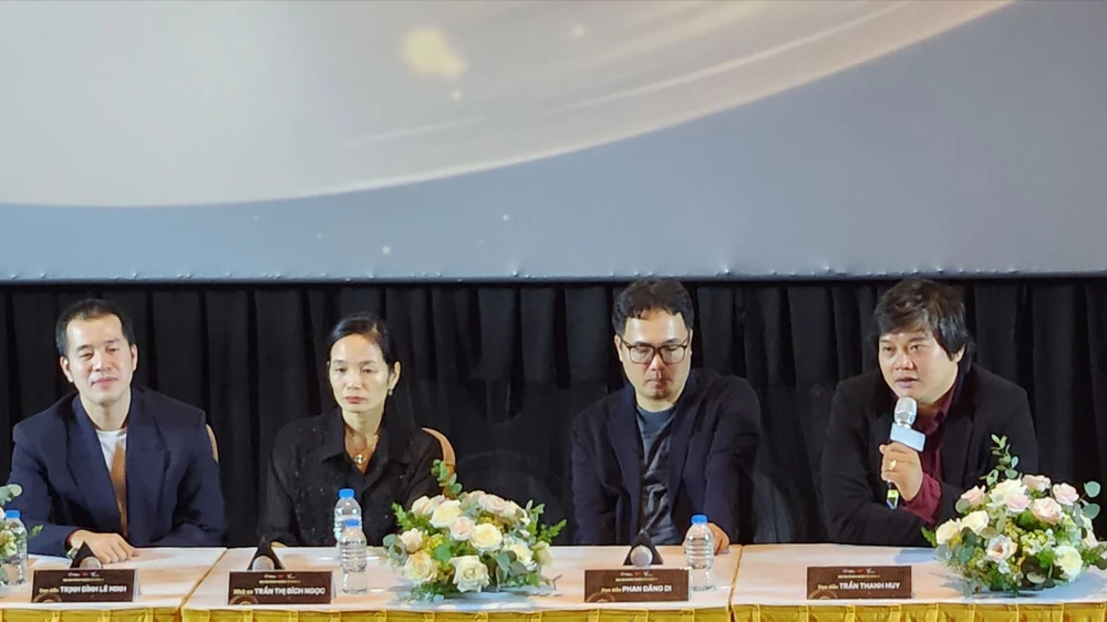 Đạo diễn Trần Thanh Huy chia sẻ kinh nghiệm cá nhân cho các nhà làm phim trẻ tại sự kiện
