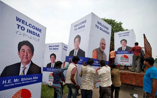 Bang Ahmedabad, Ấn Độ chào mừng chuyến thăm sắp diễn ra của Thủ tướng Nhật Bản Shinzo Abe.