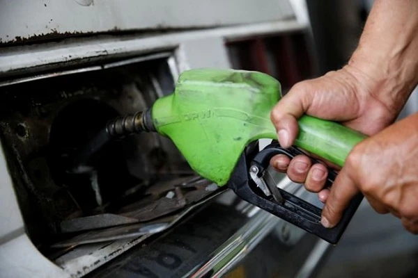 Venezuela niêm yết giá dầu bằng NDT thay USD