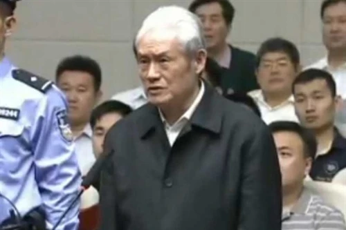 Ông Chu Vĩnh Khang tại phiên tòa ở Thiên Tân, tháng 6-2015