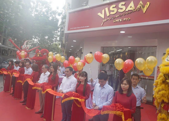 Lễ khai trương cửa hàng Vissan Premium.