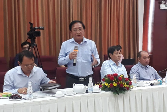  Ông Nguyễn Văn Đực phát biểu hội thảo.