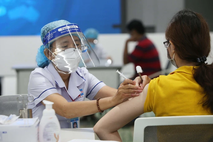 Bộ Y tế được yêu cầu phân bổ vaccine bảo đảm tiến độ tiêm theo đề nghị của UBND TPHCM và các tỉnh Bình Dương, Đồng Nai, Long An. 