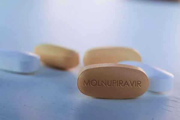 Khá nhiều lưu ý được đưa ra đối với bệnh nhân Covid-19 tham gia thí điểm điều trị bằng thuốc Molnupiravir. 