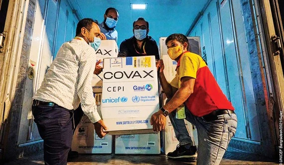 Bangladesh tiếp nhận lô vaccine Covid-19 từ cơ chế Covax vào tháng 8-2021.