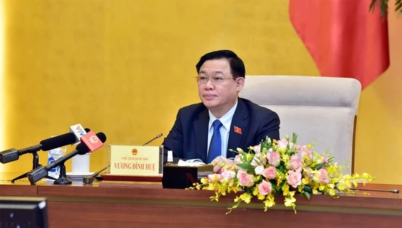 Chủ tịch Quốc hội Vương Đình Huệ chủ trì tọa đàm.