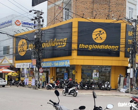 Trong ảnh là cửa hàng ở trung tâm thị xã An Nhơn, tỉnh Bình Định bị TGDĐ lấy lý do việc kinh doanh tại địa điểm "không hiệu quả về chi phí" nên đơn phương chấm dứt hợp đồng trước hạn. Ảnh: NVCC