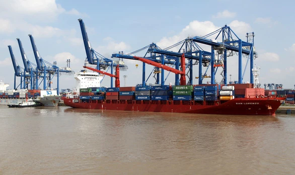 Giá thuê container rỗng tăng chóng mặt khiến doanh nghiệp xuất nhập khẩu gặp khó khăn vì tăng chi phí - Ảnh: TUẤN PHÙNG