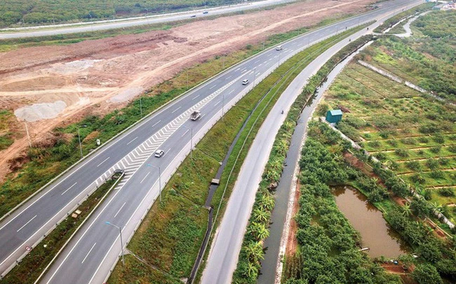 Quyết liệt hoàn thành 5 dự án giao thông trọng điểm quốc gia 