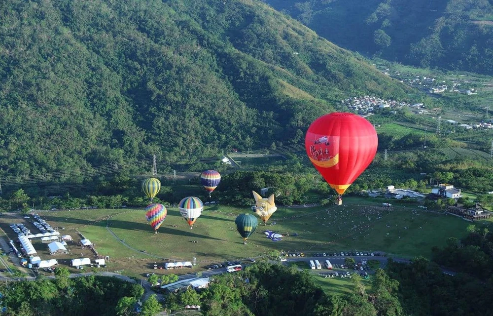 Vietjet đồng hành cùng lễ hội khinh khí cầu quốc tế Tuyên Quang 2022