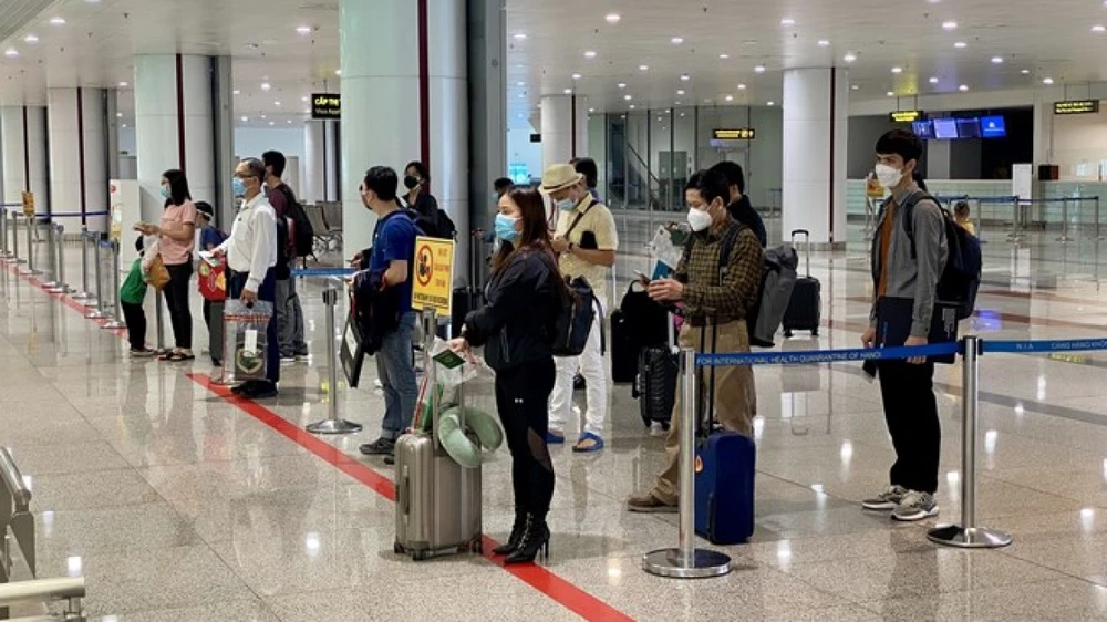 Sân bay Nội Bài đón chuyến bay quốc tế đầu tiên đến Việt Nam