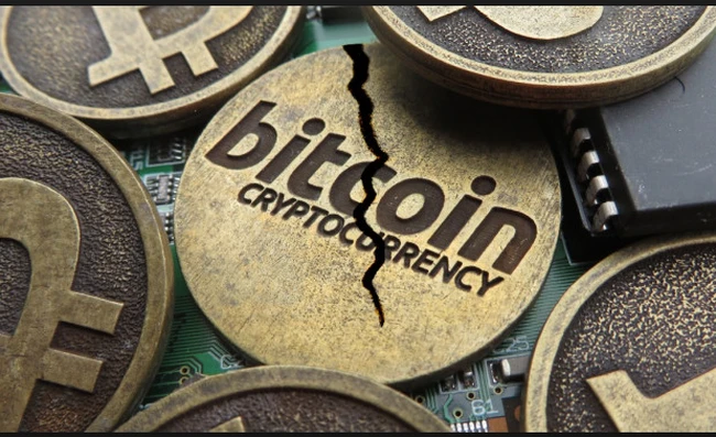 Bitcoin tách làm đôi, giá đồng tiền ảo mới tăng vọt 50% trong chốc lát