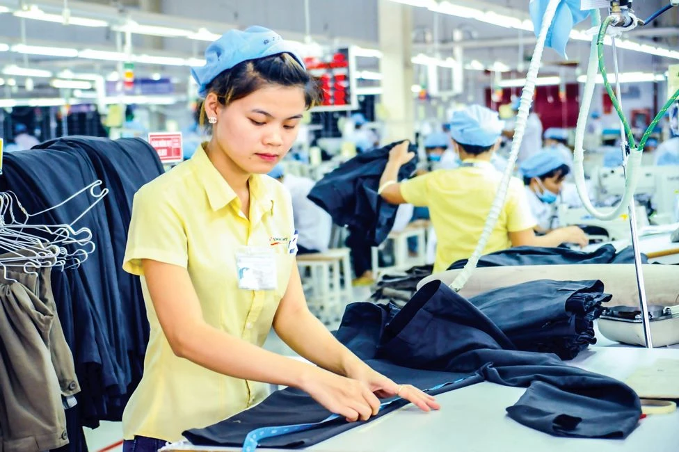 Vietnam textile and garment industry is difficult to benefit from EVFTA, because most Vietnamese enterprises only carry out the cutting process but not fabric and yarn producing.