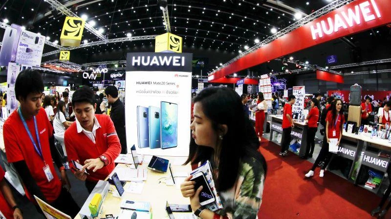 Huawei's booth at Mobile Expo in Bangkok in May: Although skepticism remains in India over Huawei's promise, it may be difficult to exclude the Chinese giant from the country's 5G rollout. © Reuters