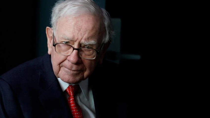 Warren Buffett's Berkshire Hathaway is looking to diversify its fundraising. © Reuters