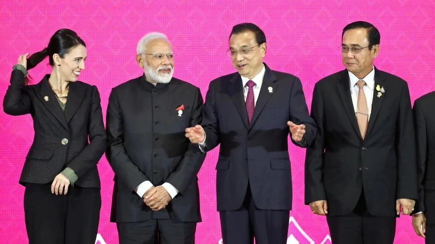 Indian Prime Minister Narendra Modi, second from left, with New Zealand Prime Minister Jacinda Ardern, Chinese Premier Li Keqiang and Thai Prime Minister Prayuth Chan-ocha at the RCEP summit in Bangkok on Nov. 4. © Reuters