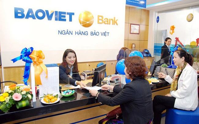 Customers are being served at BaoVietBank.
