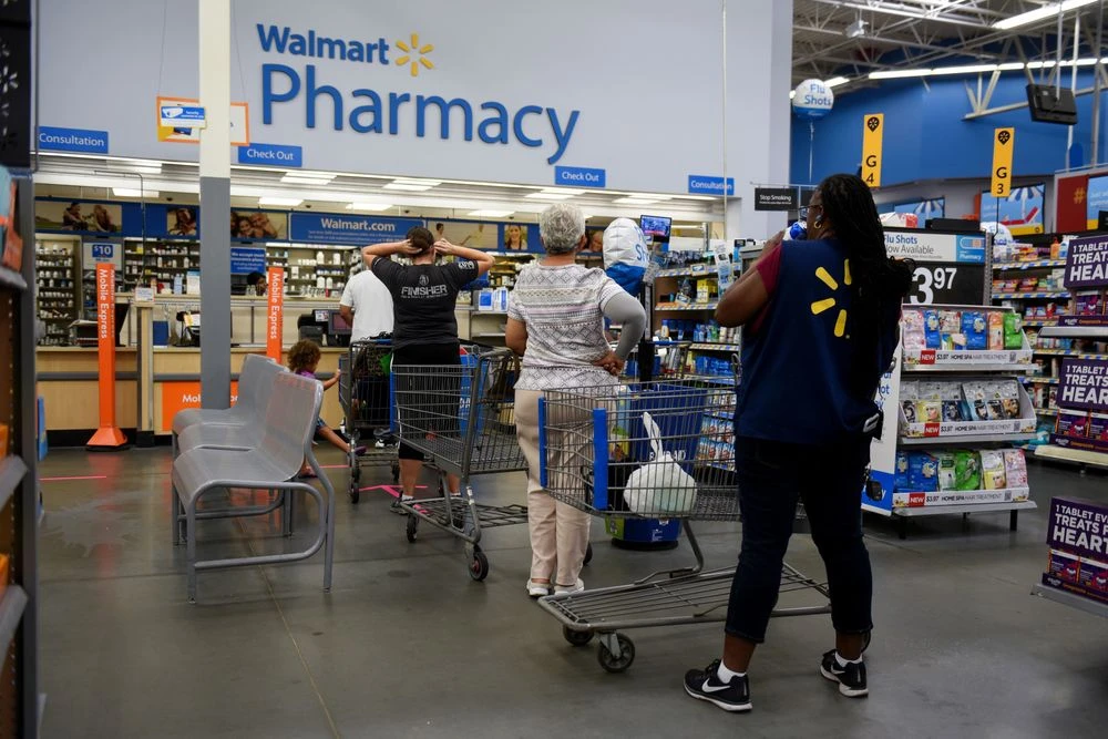 Cách Walmart thích nghi với đại dịch Covid-19: Thuê thêm cả trăm nghìn nhân viên mới