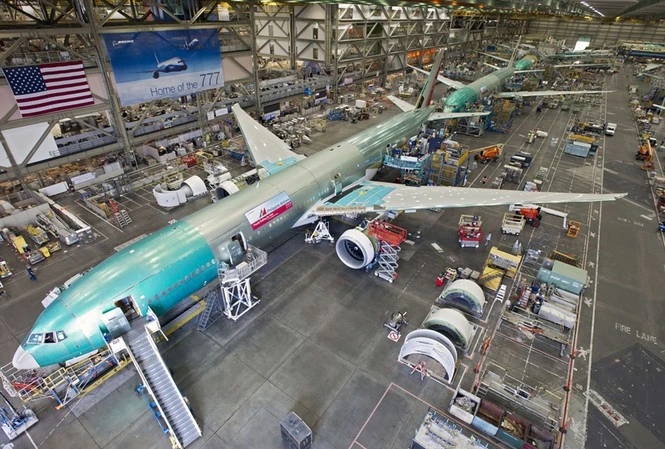 Gã khổng lồ Boeing của Mỹ đã mất gần 60% giá trị thị trường kể từ tháng 2. Ảnh: assemblymag.com