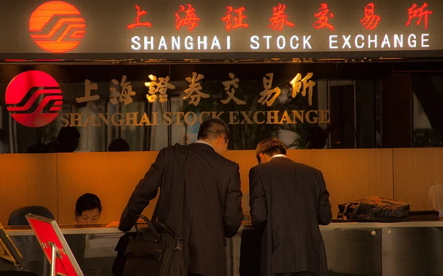Lo ngại bong bóng chứng khoán, quỹ nhà nước Trung Quốc bắt đầu bán ra