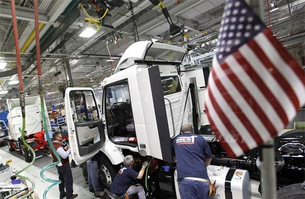 Kinh tế Mỹ đang bị “vùi dập” bởi làn sóng bùng phát trở lại dịch Covid-19. (Nguồn: Economic Times)