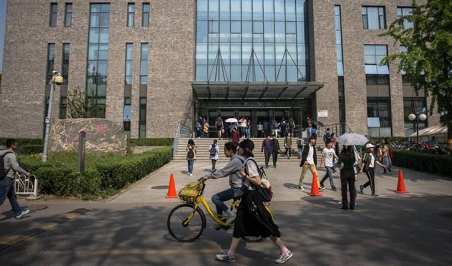 Khoảng 360.000 sinh viên Trung Quốc học tập tại Mỹ, mang lại doanh thu đáng kể cho các trường đại học nước này. Ảnh: EPA